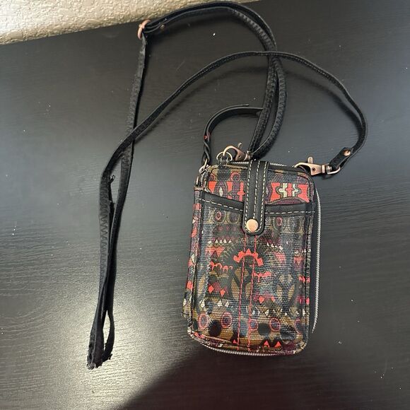 Sakroots Zipper Wallet Smartphone Crossbody Purse Bag Red Black Pattern - LOOK - Picture 1 of 8